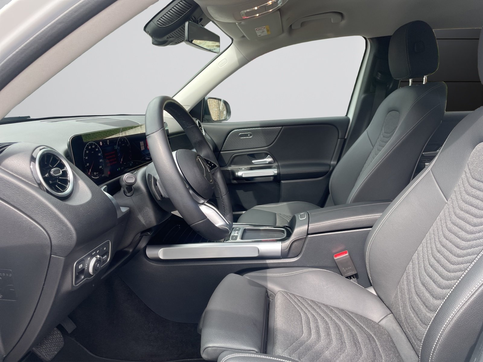 MERCEDES-BENZ GLB 220 4Matic 8G-Tronic, Mild-Hybrid Petrol/Electric, Second hand / Used, Automatic - 7