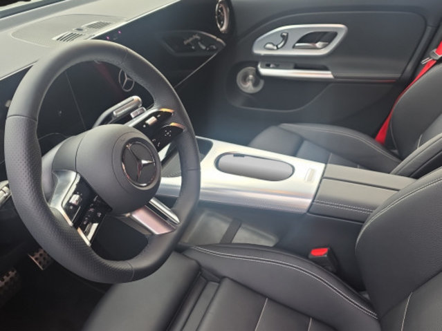 MERCEDES-BENZ GLB 350 85kWh EQ 4 Matic, Electric, Ex-demonstrator, Automatic - 7