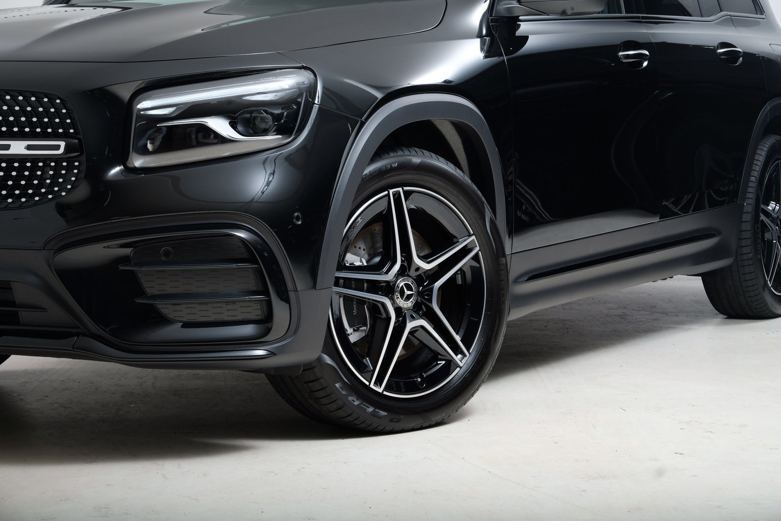MERCEDES-BENZ GLB 250 4Matic 8G-Tronic, Benzin, Vorführwagen, Automatik - 2