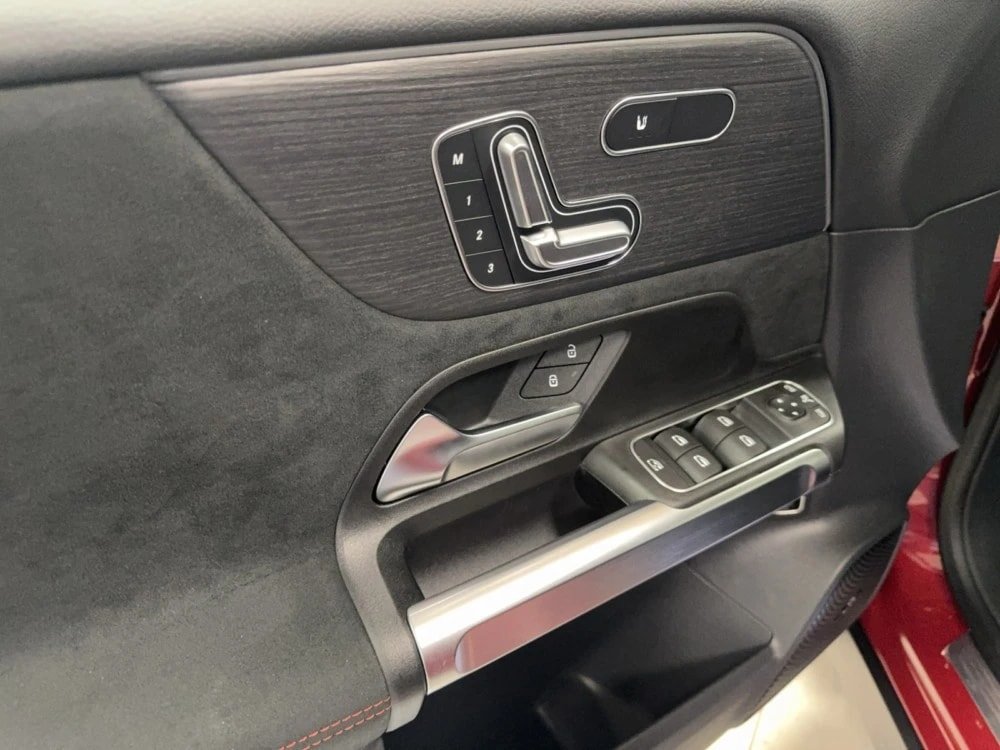 MERCEDES-BENZ GLB 250 4Matic 8G-Tronic, Mild-Hybrid Petrol/Electric, New car, Automatic - 5