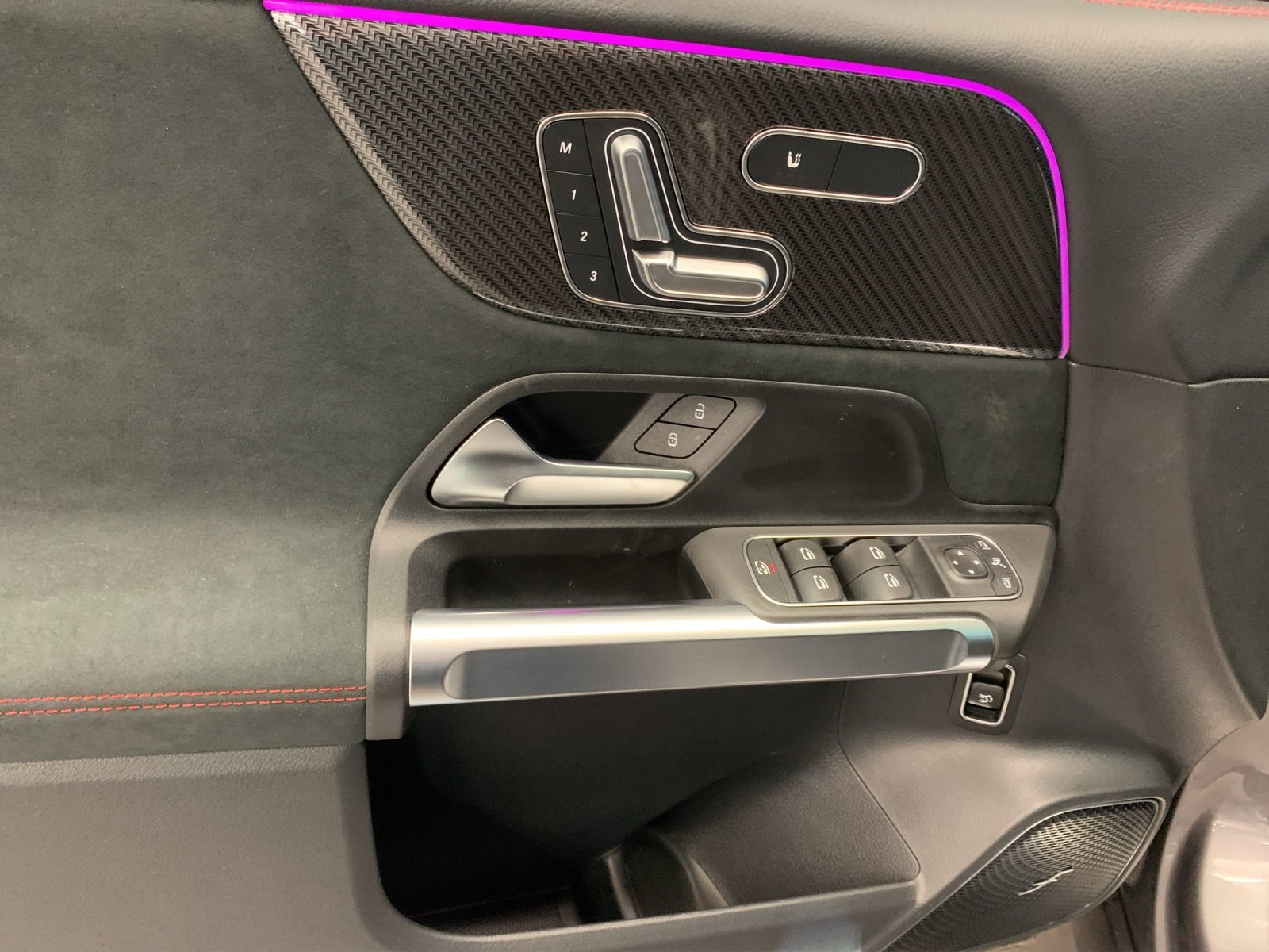 MERCEDES-BENZ GLB 250 4MATIC, Hybride Léger Essence/Électricité, Voiture nouvelle, Automatique - 6