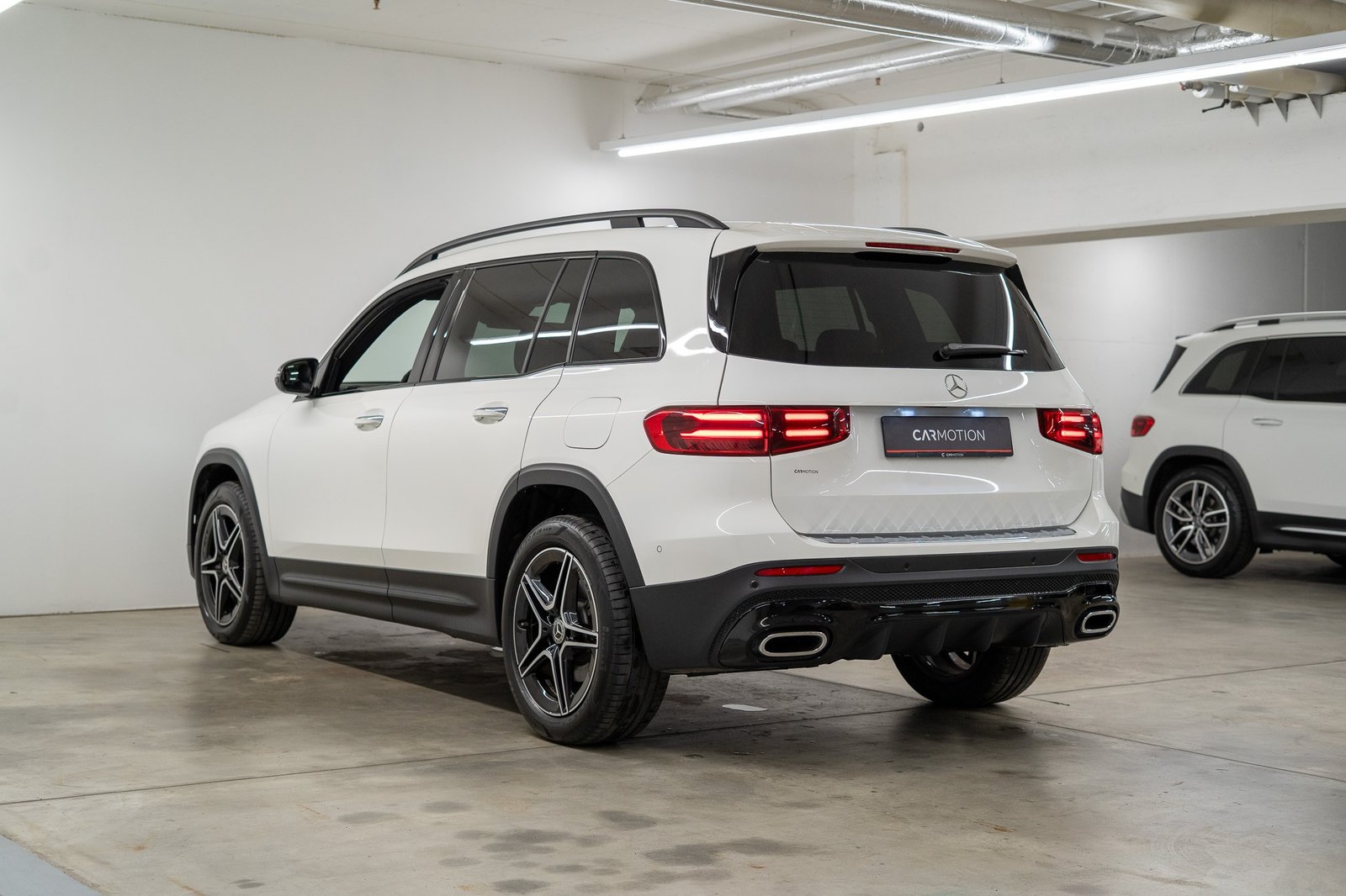 MERCEDES-BENZ GLB 250 AMG Line 4matic / Facelift / Rückfahr, Petrol, Second hand / Used, Automatic - 4
