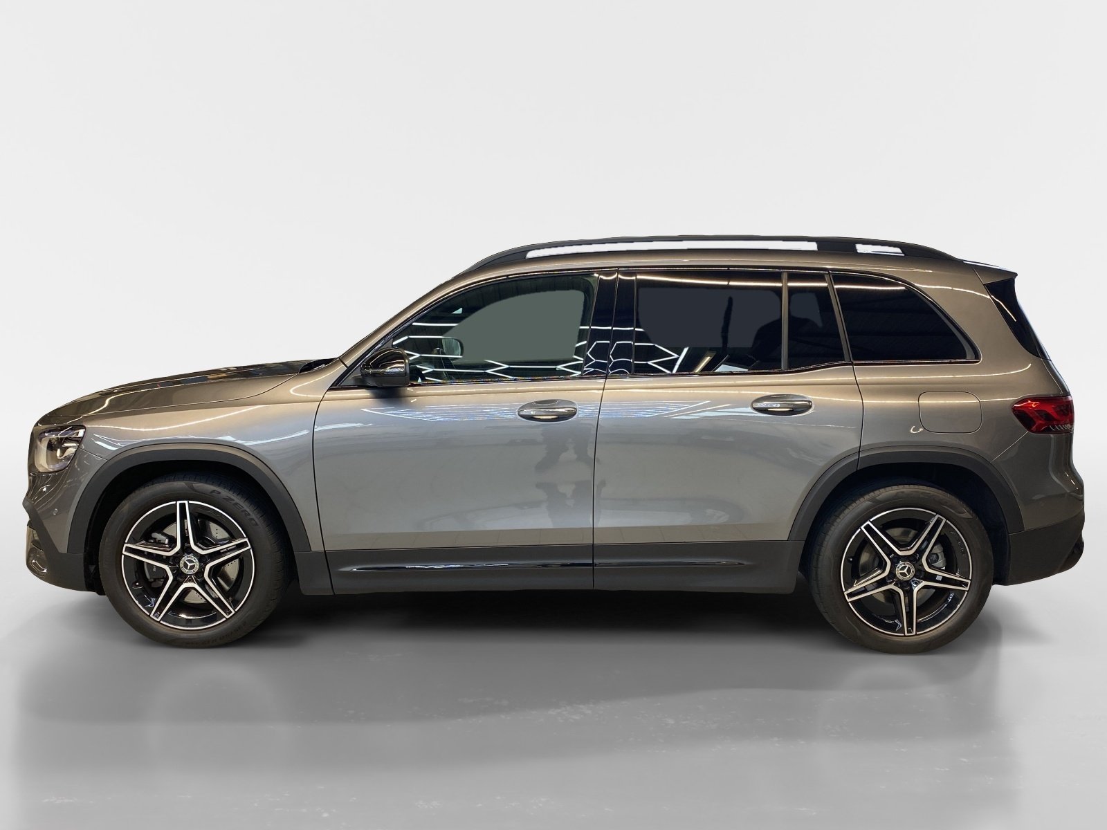 MERCEDES-BENZ GLB 250 AMG Line 4MATIC, Benzin, Occasion / Gebraucht, Automatik - 3
