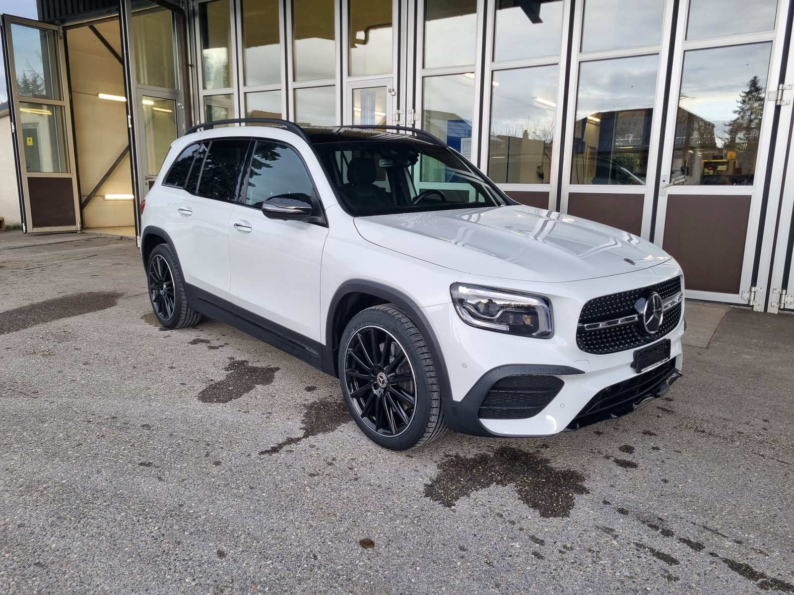 MERCEDES-BENZ GLB 250 4Matic AMG Line 8G-Tronic, Benzin, Occasion / Gebraucht, Automatik - 2