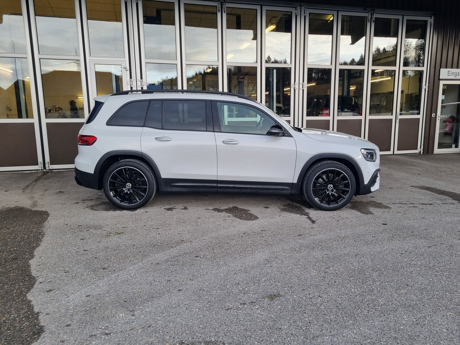 MERCEDES-BENZ GLB 250 4Matic AMG Line 8G-Tronic, Benzin, Occasion / Gebraucht, Automatik - 3