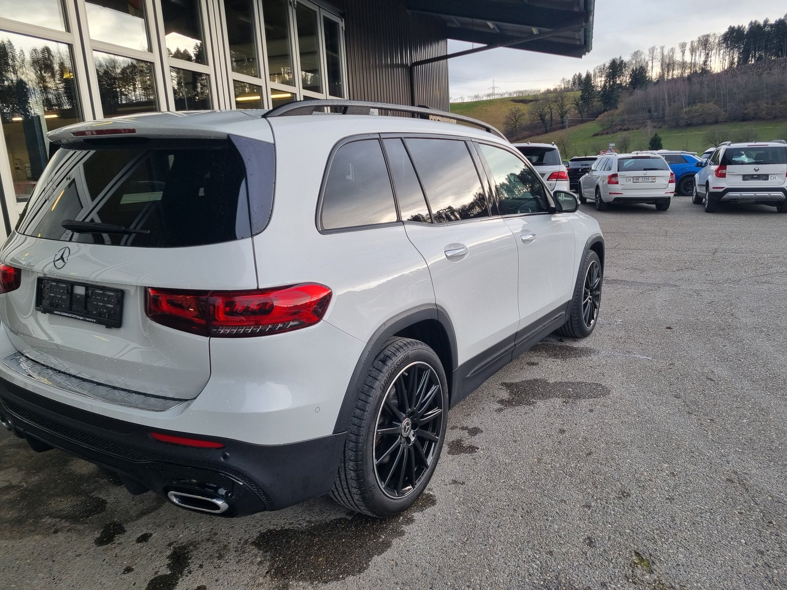 MERCEDES-BENZ GLB 250 4Matic AMG Line 8G-Tronic, Benzin, Occasion / Gebraucht, Automatik - 4