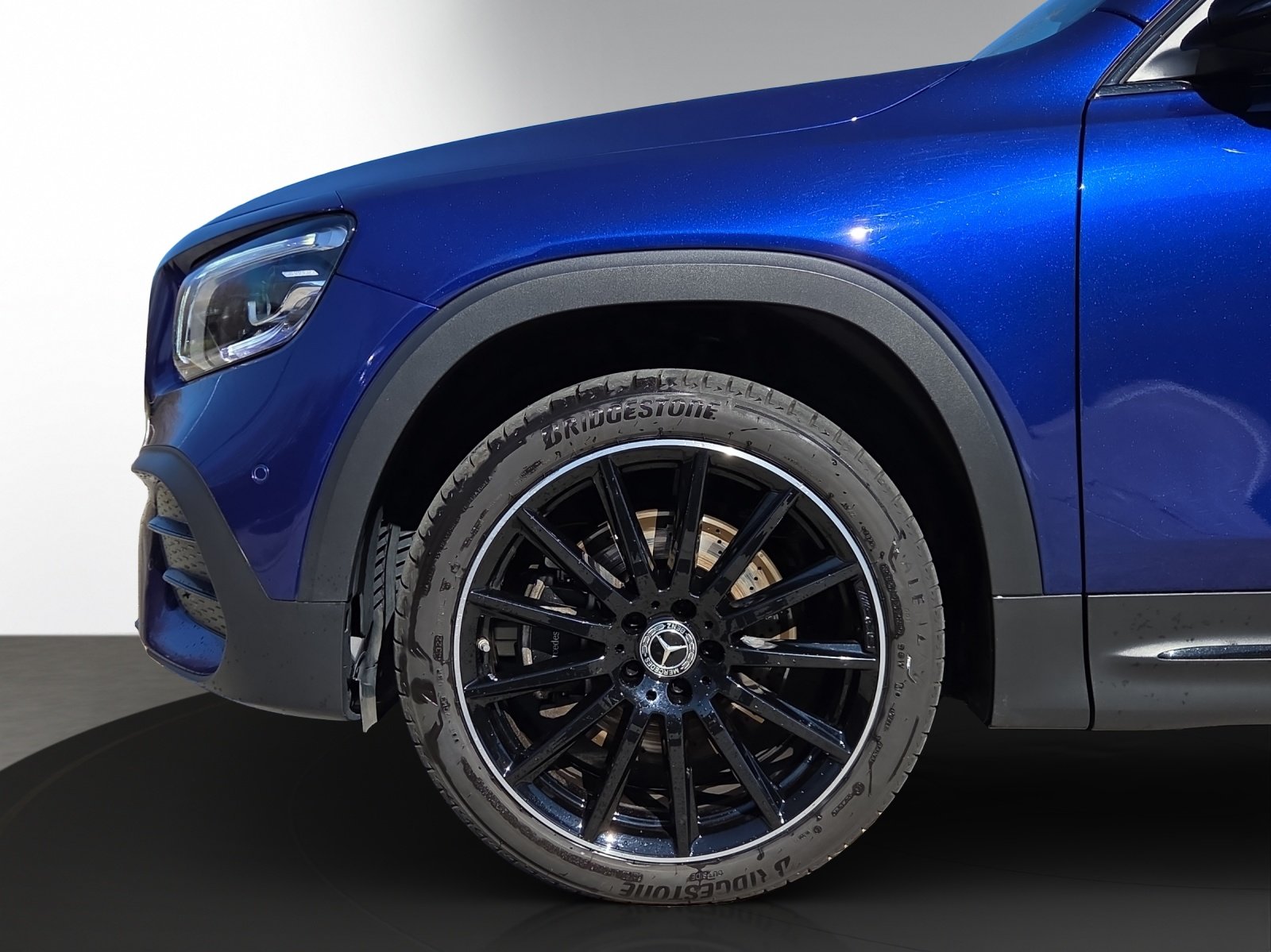 MERCEDES-BENZ GLB 250 4Matic 8G-Tronic, Mild-Hybrid Benzin/Elektro, Occasion / Gebraucht, Automatik - 4