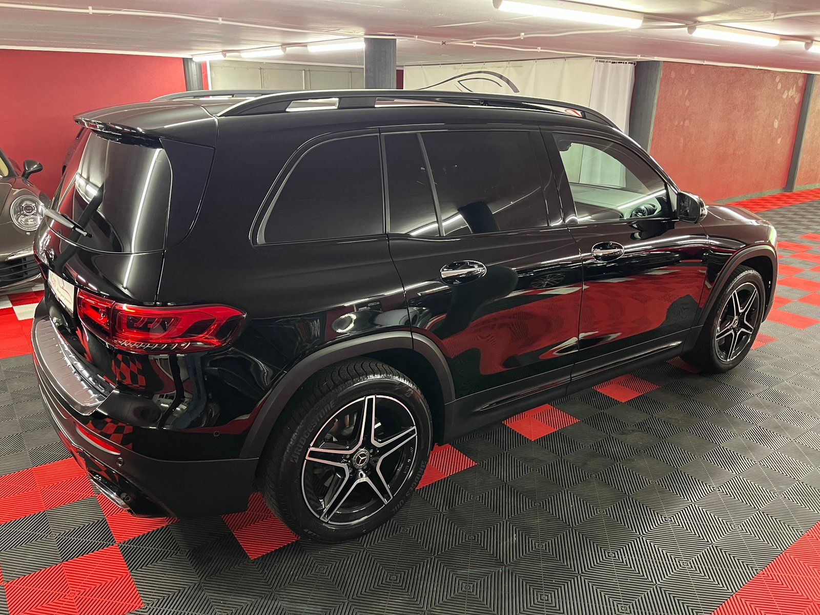MERCEDES-BENZ GLB 250 4Matic AMG Line 8G-Tronic, Benzin, Occasion / Gebraucht, Automatik - 6