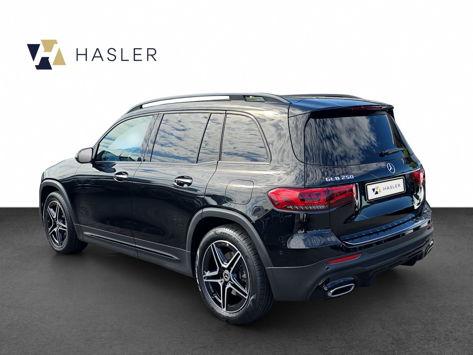 MERCEDES-BENZ GLB 250 4Matic AMG Line 8G-Tronic, Benzin, Occasion / Gebraucht, Automatik - 4