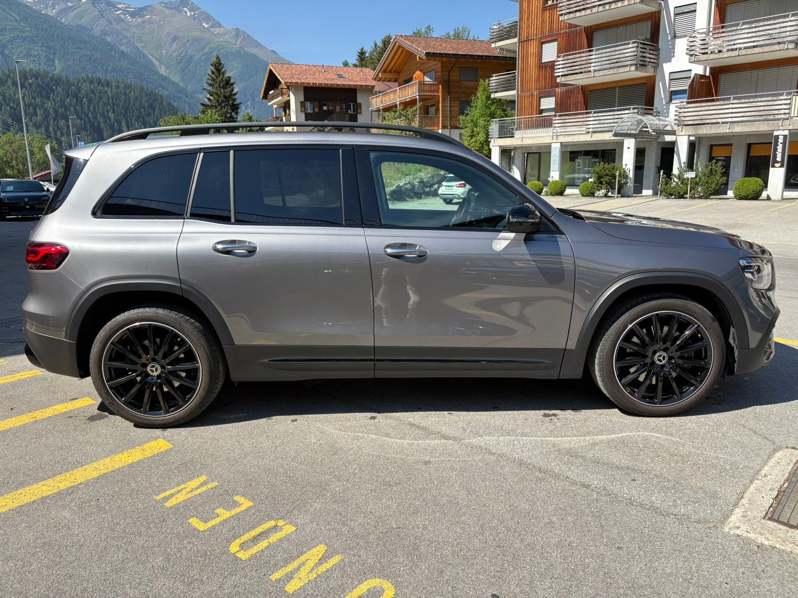MERCEDES-BENZ GLB 250 4Matic 8G-Tronic, Mild-Hybrid Benzin/Elektro, Occasion / Gebraucht, Automatik - 4