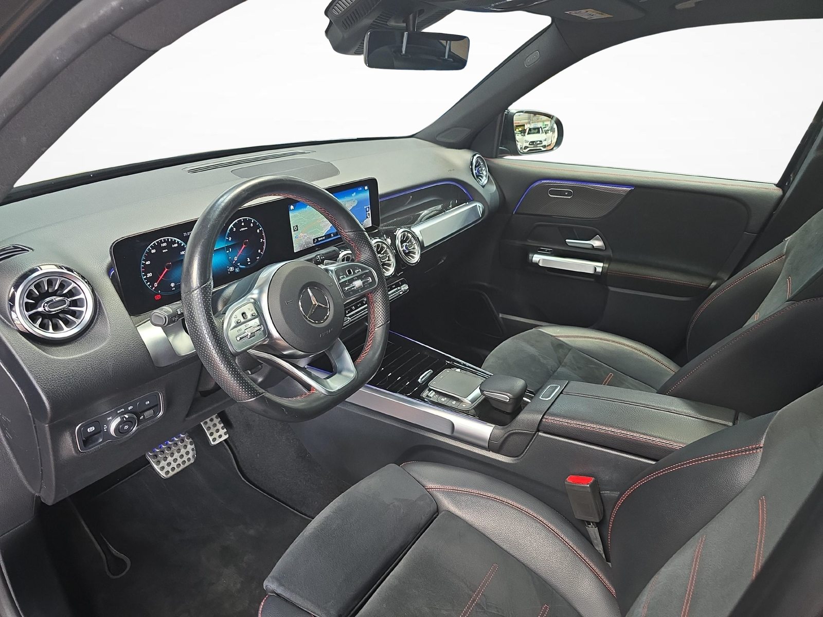 MERCEDES-BENZ GLB 250 4MATIC AMG Line, Petrol, Second hand / Used, Automatic - 5