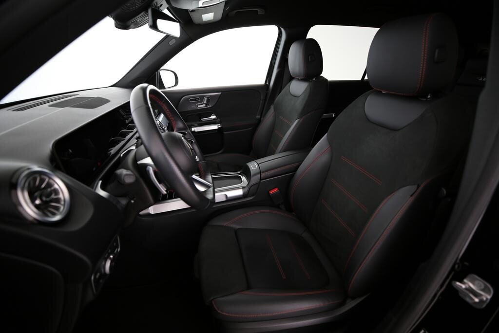 MERCEDES-BENZ GLB 250 AMG Line 4matic, Mild-Hybrid Benzin/Elektro, Occasion / Gebraucht, Automatik - 4