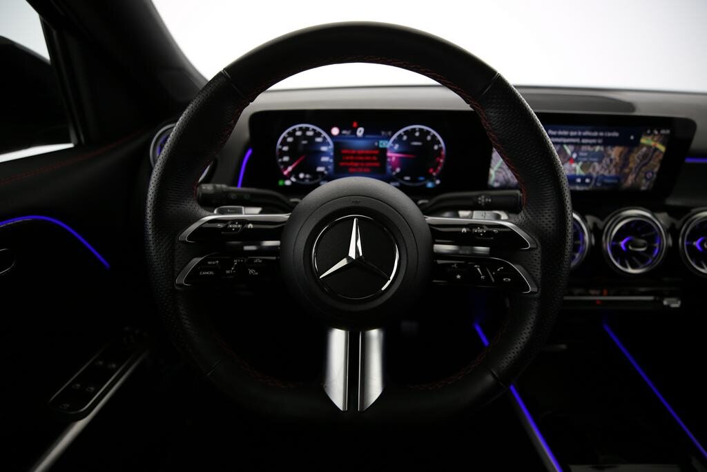 MERCEDES-BENZ GLB 250 AMG Line 4matic, Mild-Hybrid Benzin/Elektro, Occasion / Gebraucht, Automatik - 5