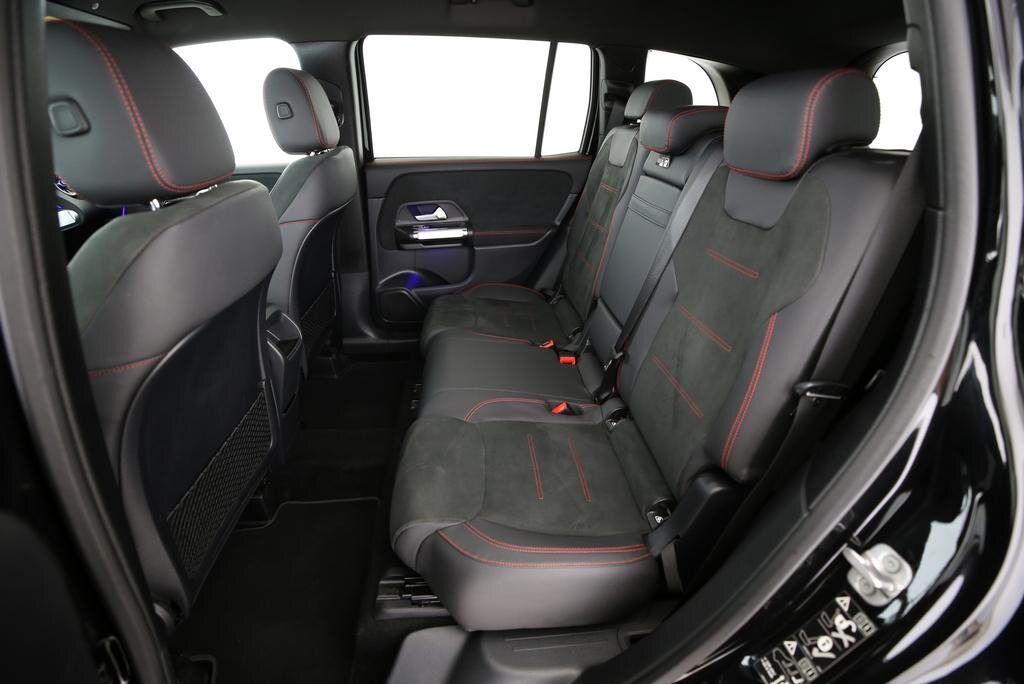MERCEDES-BENZ GLB 250 AMG Line 4matic, Mild-Hybrid Benzin/Elektro, Occasion / Gebraucht, Automatik - 7
