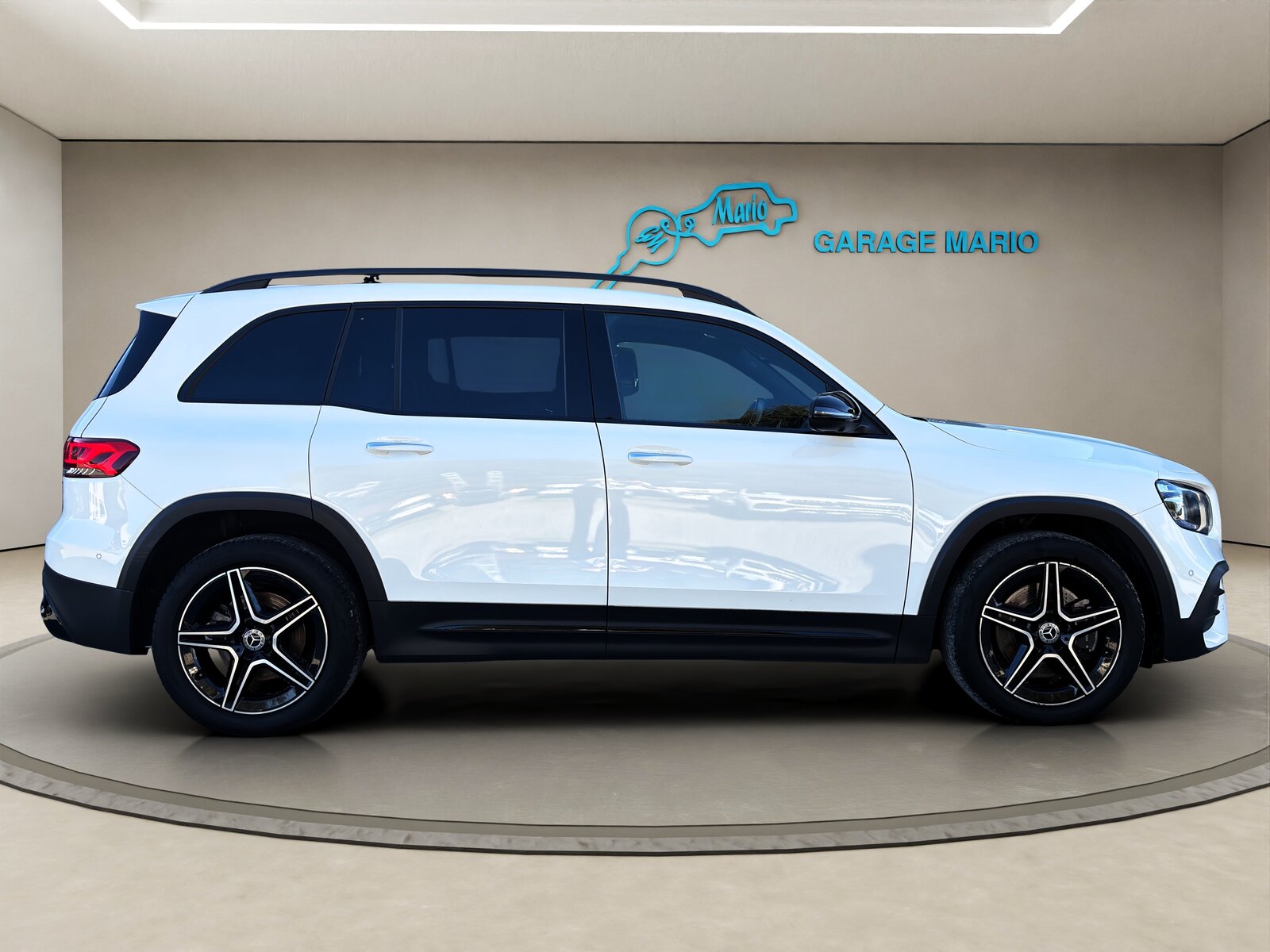 MERCEDES-BENZ GLB 250 4MaticAMG Line8G-Tronic CH-Fahrzeug  F, Essence, Occasion / Utilisé, Automatique - 4