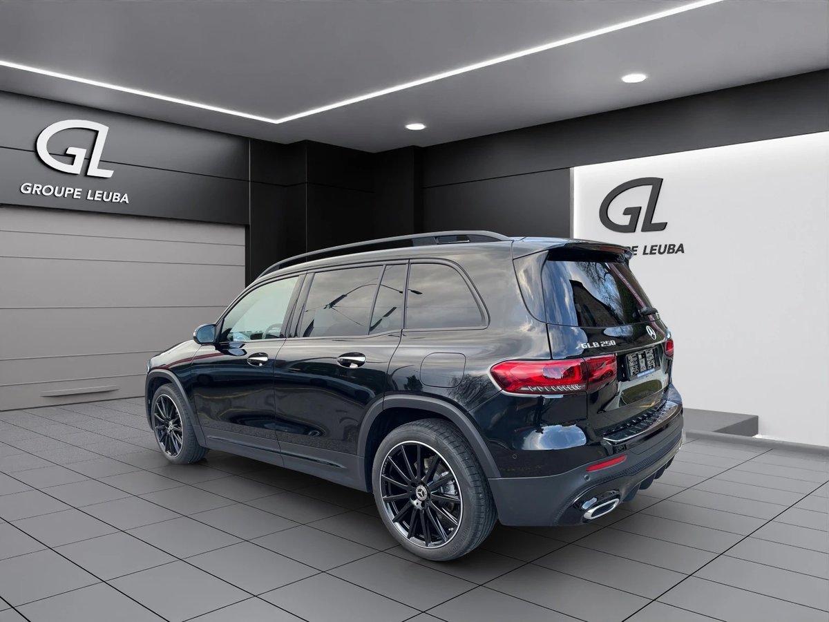 MERCEDES-BENZ GLB 250 4Matic AMG Line 8G-Tronic, Benzina, Occasioni / Usate, Automatico - 4
