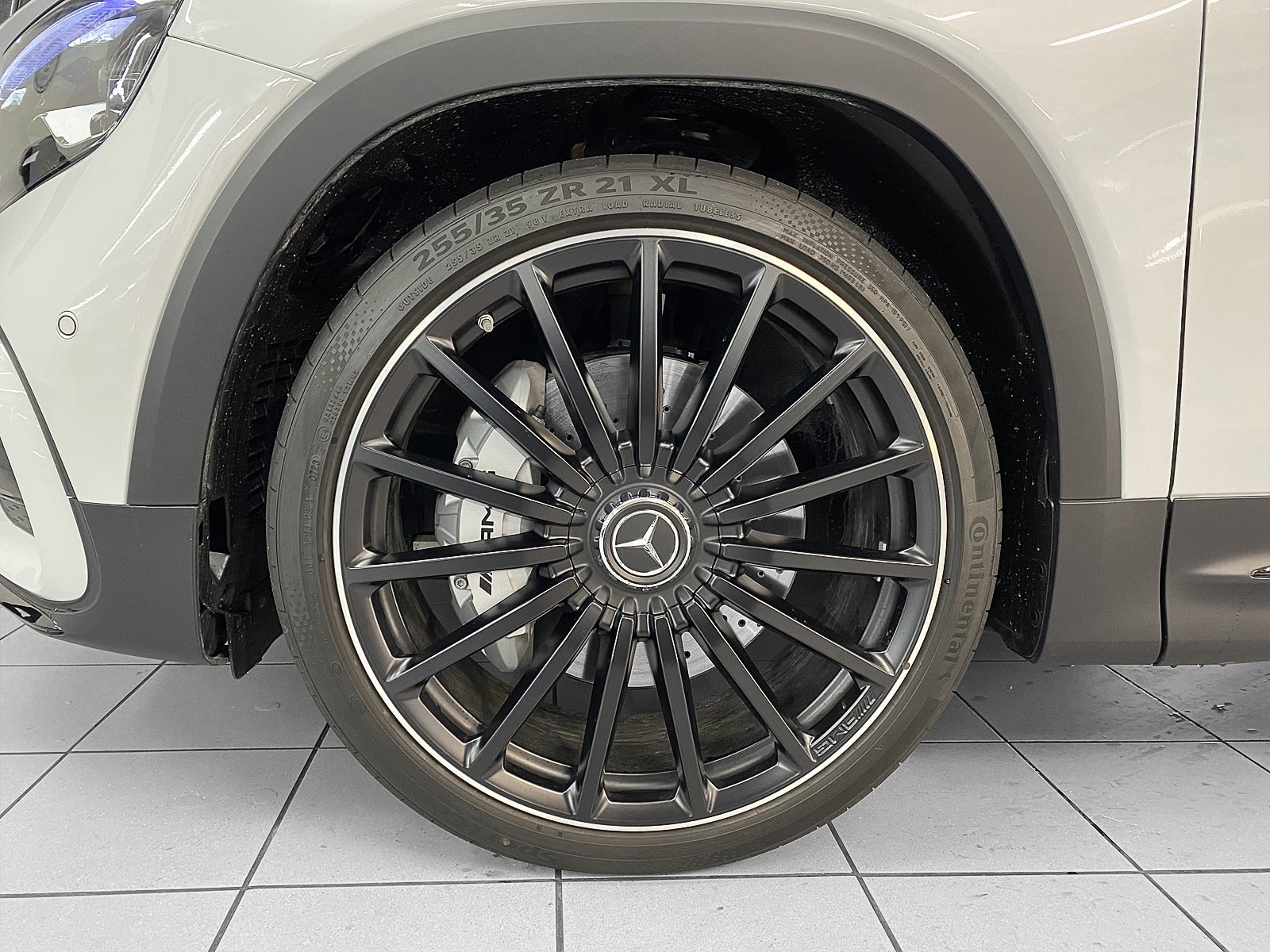 MERCEDES-BENZ GLB 35 AMG 4MATIC, Mild-Hybrid Benzin/Elektro, Occasion / Gebraucht, Automatik - 6