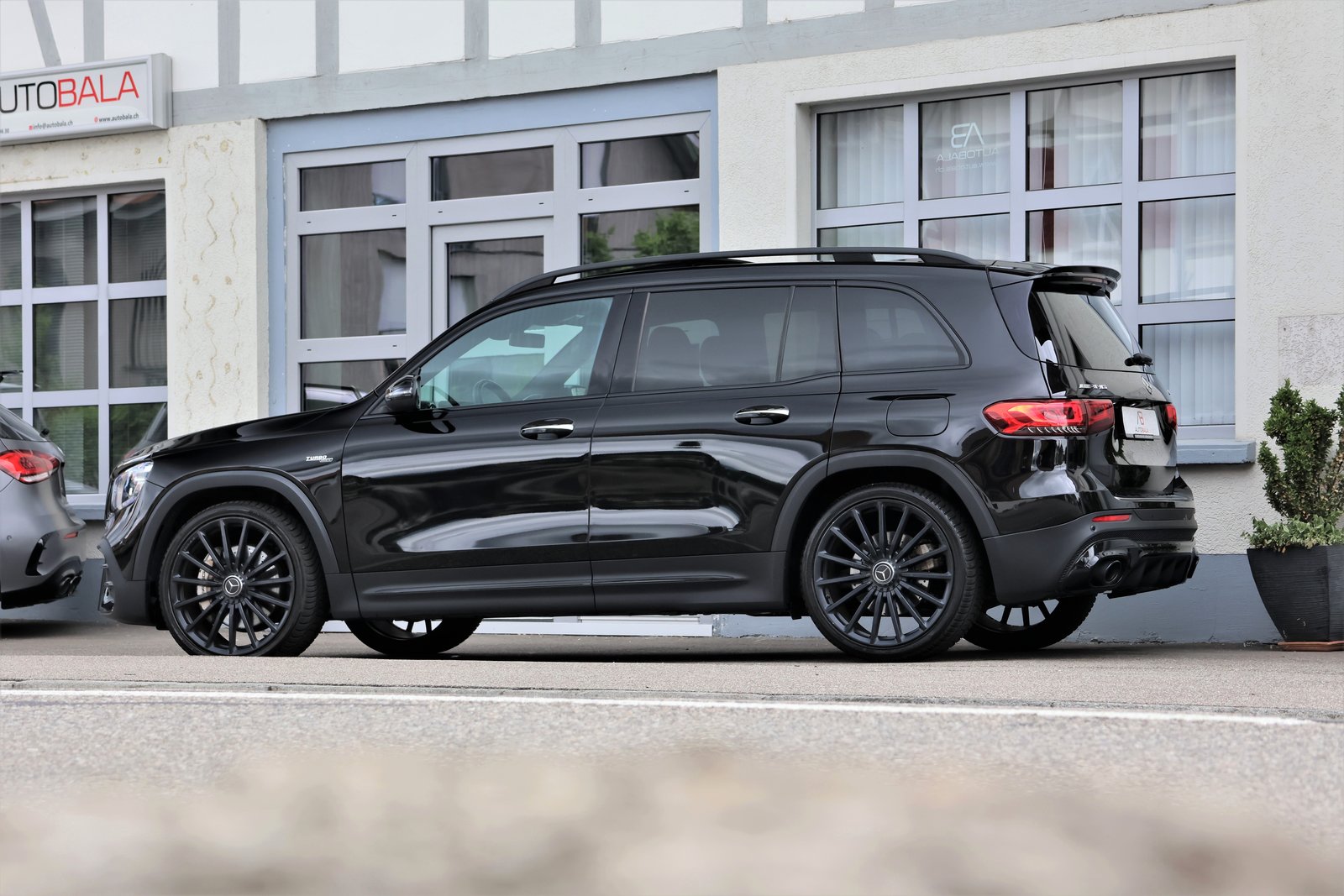 MERCEDES-BENZ GLB 35 AMG 4 MATIC 8G-Tronic (CH) 7 Plätzer, Benzin, Occasion / Gebraucht, Automatik - 4