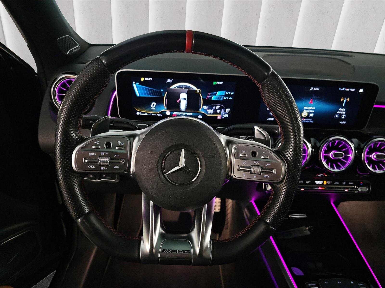 MERCEDES-BENZ GLB 35 AMG 4Matic 8G-Tronic, Benzin, Occasion / Gebraucht, Automatik - 6