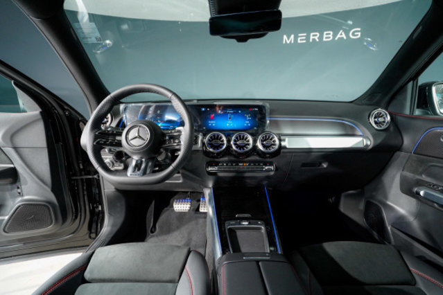MERCEDES-BENZ GLB 35 AMG 4 MATIC, Benzin, Vorführwagen, Automatik - 7