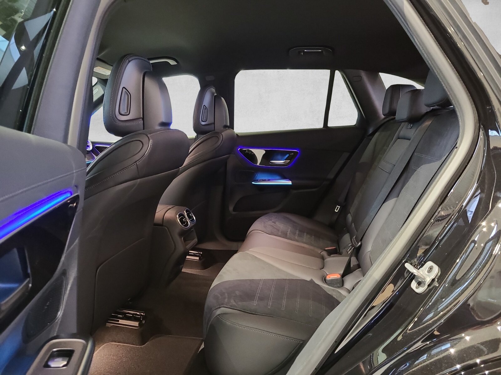 MERCEDES-BENZ GLC 200 AMG Line 4matic X254, Mild-Hybrid Petrol/Electric, New car, Automatic - 3
