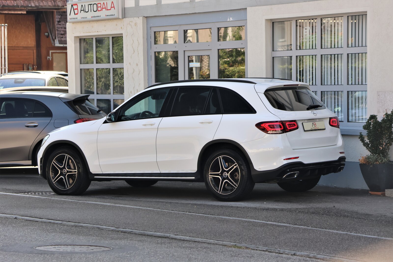 MERCEDES-BENZ GLC 200 AMG Line 4Matic 9G-Tronic, Mild-Hybrid Petrol/Electric, Second hand / Used, Automatic - 5