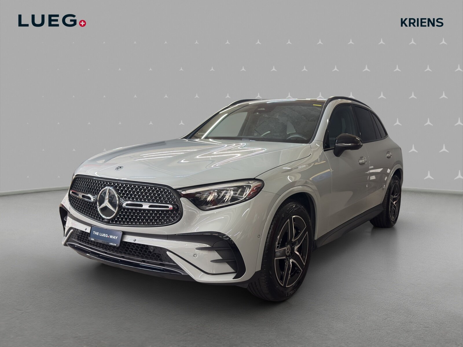 MERCEDES-BENZ GLC 200 4M - AMG / Panorama-Dach / AHK / Rückfahrkamera
