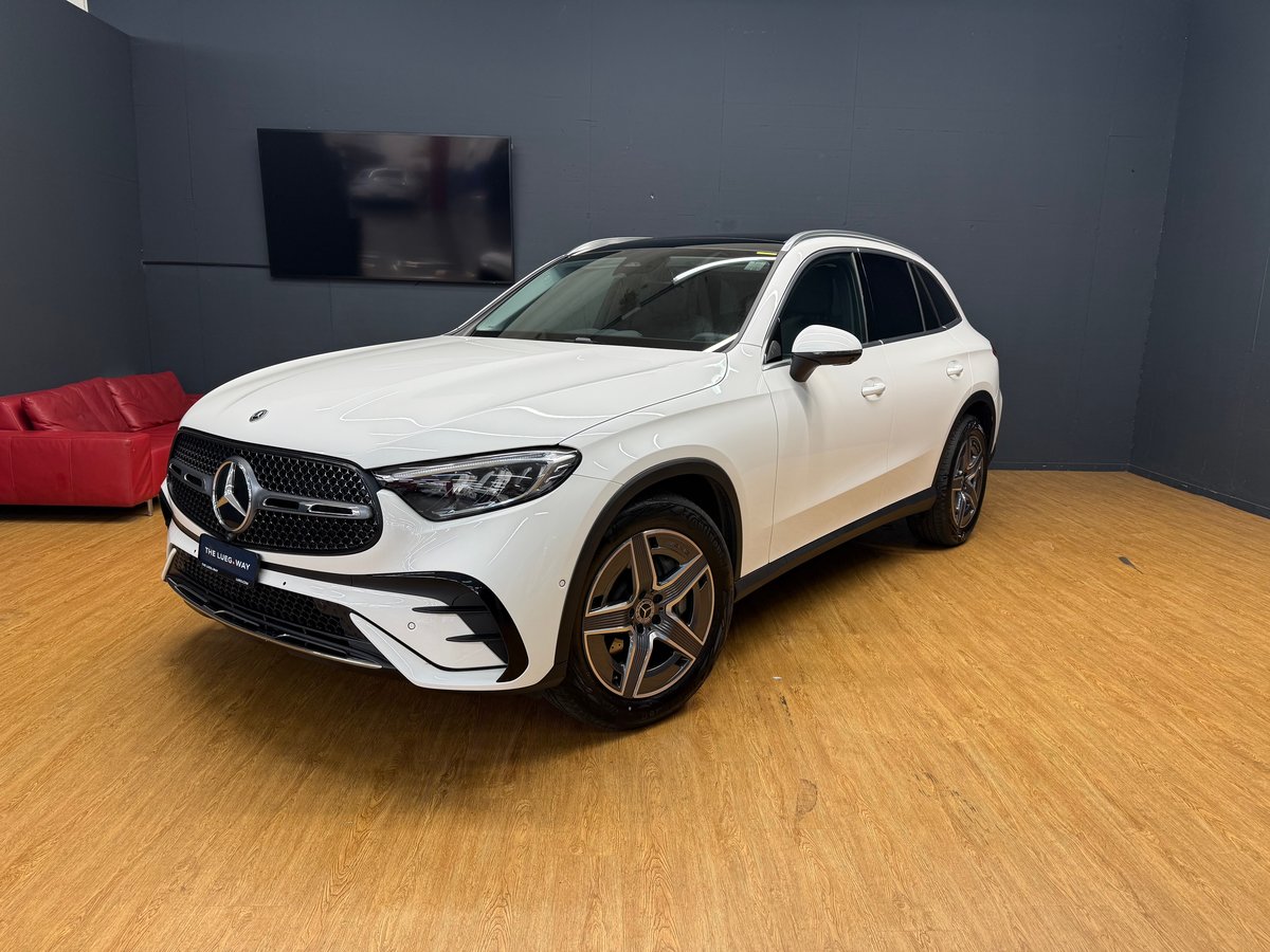 MERCEDES-BENZ GLC 200 4M - AMG / 360 Grad Kamera / Panorama-Dach / Soundsy