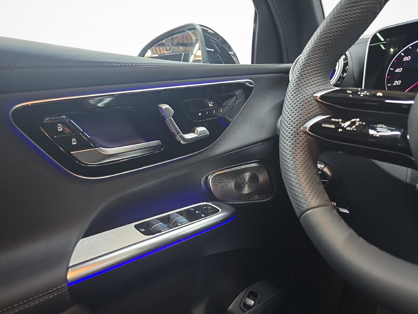 MERCEDES-BENZ GLC 220 d 4MATIC AMG Line, Mild-Hybrid Diesel/Electric, New car, Automatic - 5