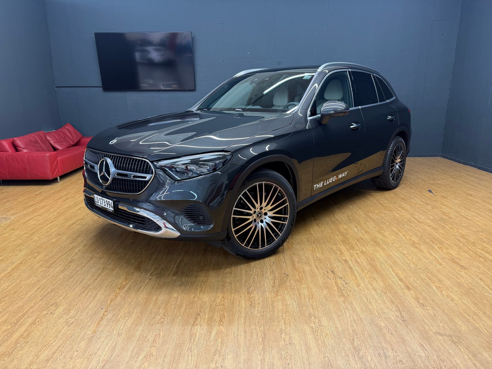 MERCEDES-BENZ GLC 220 d 4M - DISTRONIC / Head-Up Display / 3