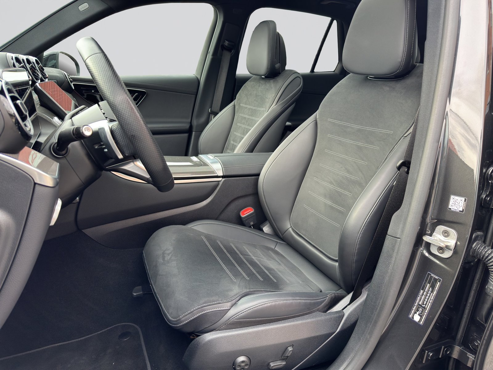 MERCEDES-BENZ GLC 220 d 4Matic AMG Night 9G-Tronic, Mild-Hybrid Diesel/Electric, Second hand / Used, Automatic - 6