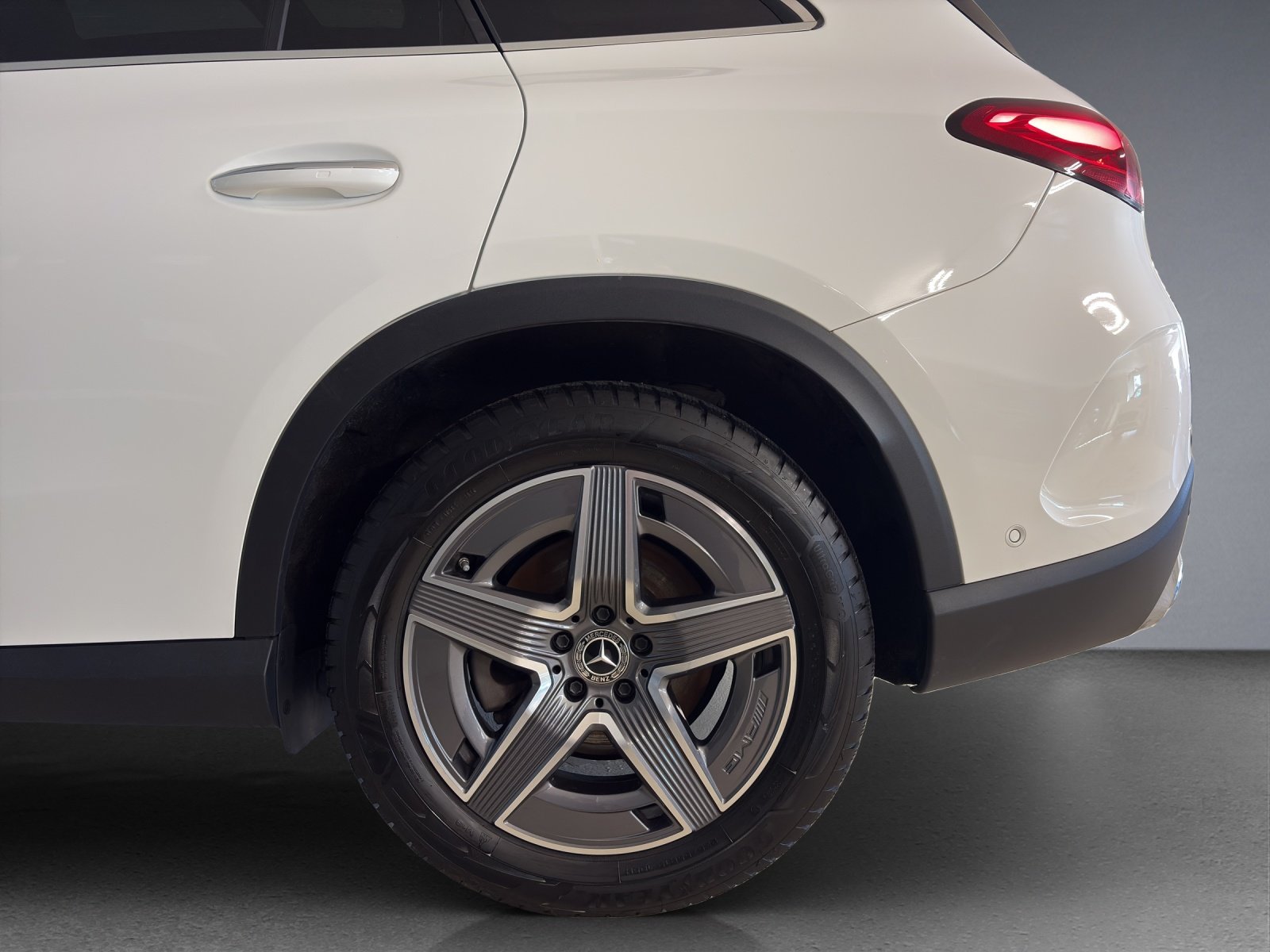 MERCEDES-BENZ GLC 220 d 4M 9G-Tronic, Mild-Hybrid Diesel/Elektro, Occasion / Gebraucht, Automatik - 6