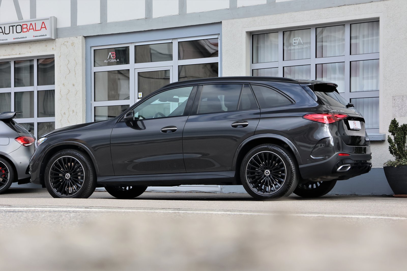 MERCEDES-BENZ GLC 220 d 4Matic 9G-Tronic AMG-Line (CH) MSI+, Mild-Hybrid Diesel/Elektro, Occasion / Gebraucht, Automatik - 4