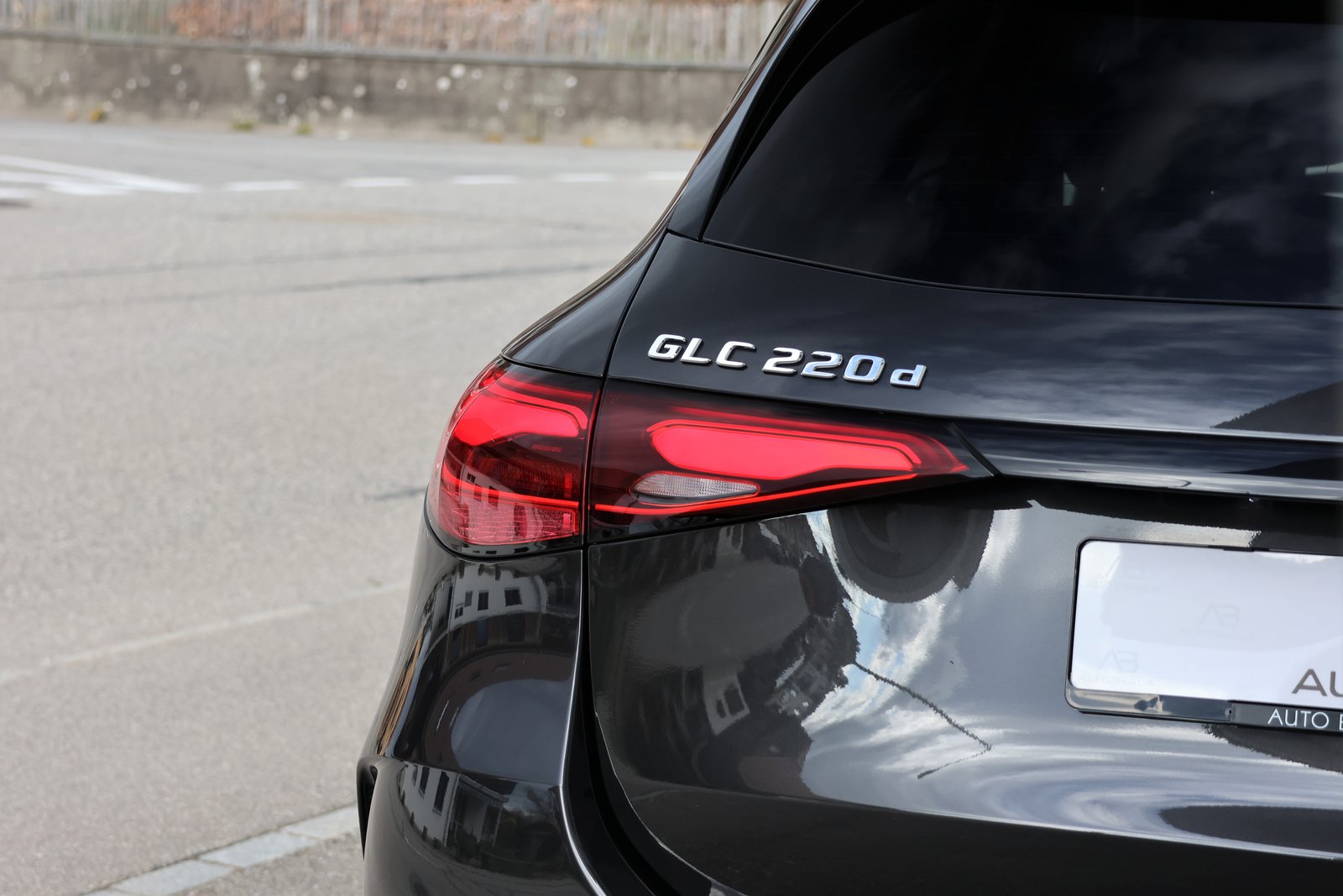MERCEDES-BENZ GLC 220 d 4Matic 9G-Tronic AMG-Line (CH) MSI+, Mild-Hybrid Diesel/Elektro, Occasion / Gebraucht, Automatik - 7