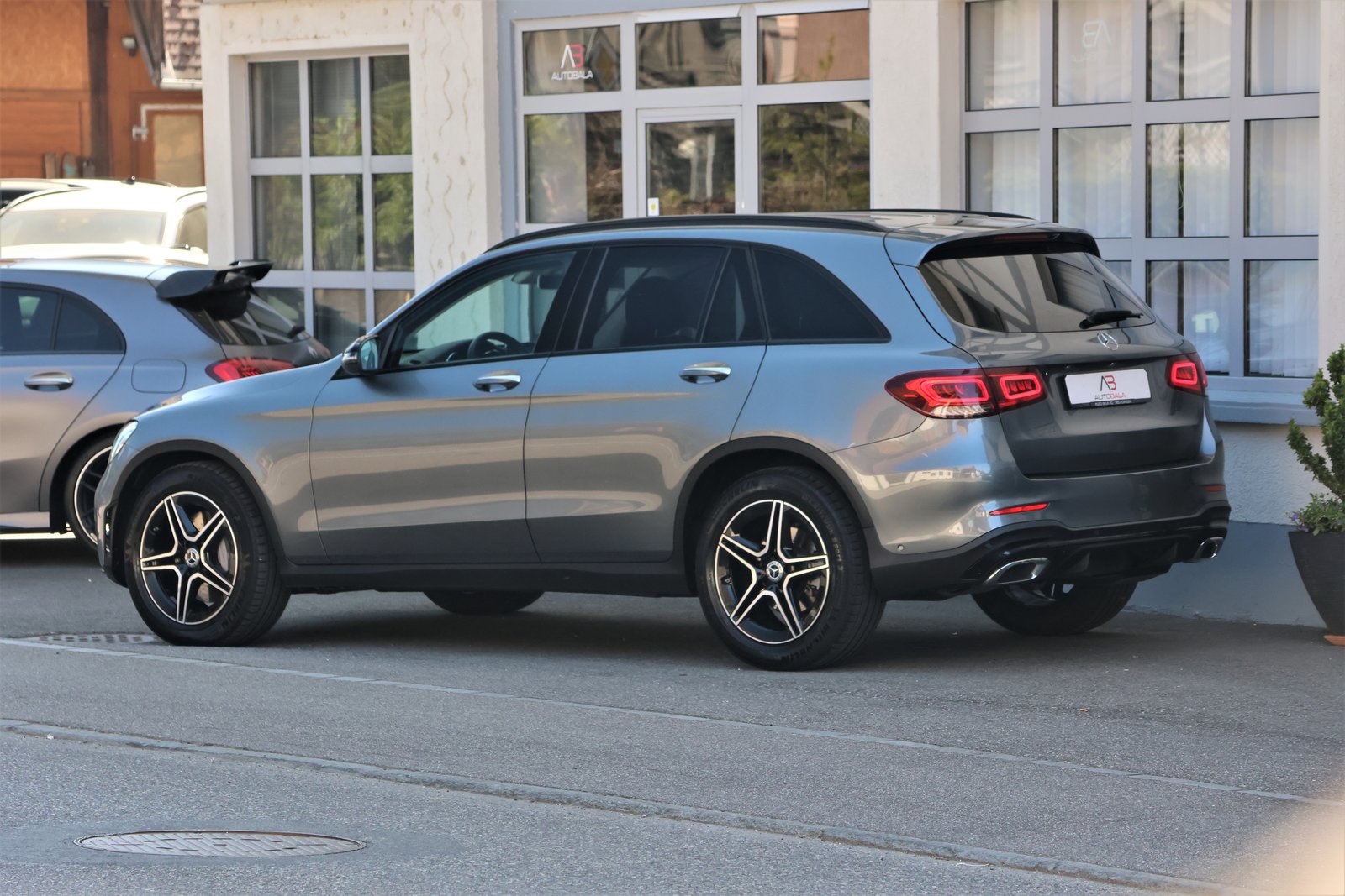 MERCEDES-BENZ GLC 220 d AMG Line 4Matic 9G-Tronic (CH) + 2.5, Diesel, Second hand / Used, Automatic - 4