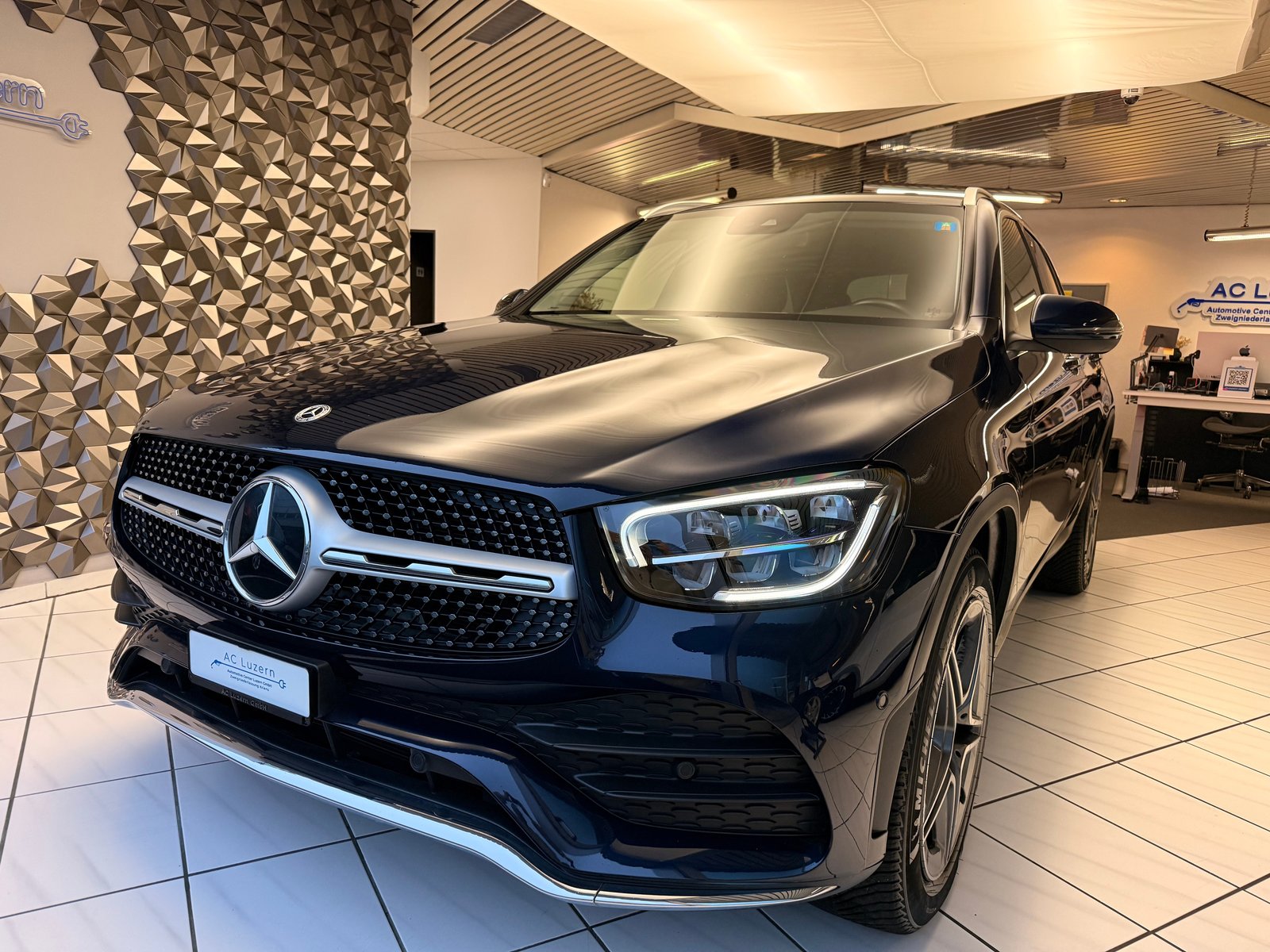 MERCEDES-BENZ GLC 220 d AMG Line 4Matic 9G-Tronic