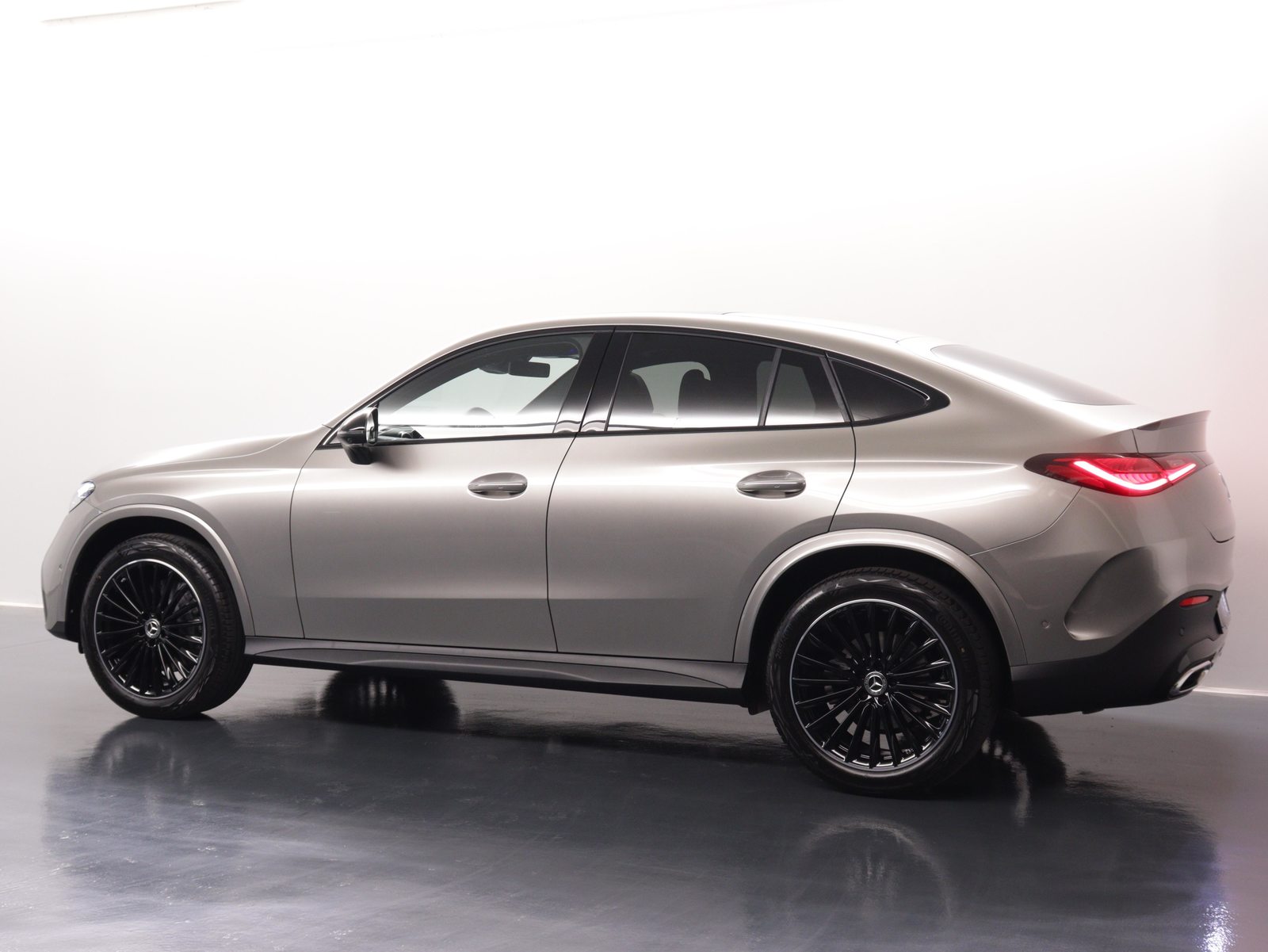 MERCEDES-BENZ GLC 220 d AMG Line 4matic Coupé, Mild-Hybrid Diesel/Electric, Second hand / Used, Automatic - 4