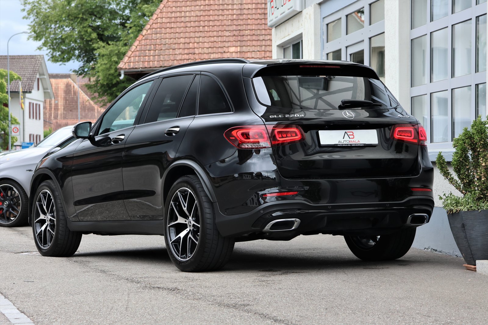 MERCEDES-BENZ GLC 220 d AMG Line 4Matic 9G-Tronic (CH) + 2.5, Diesel, Second hand / Used, Automatic - 3