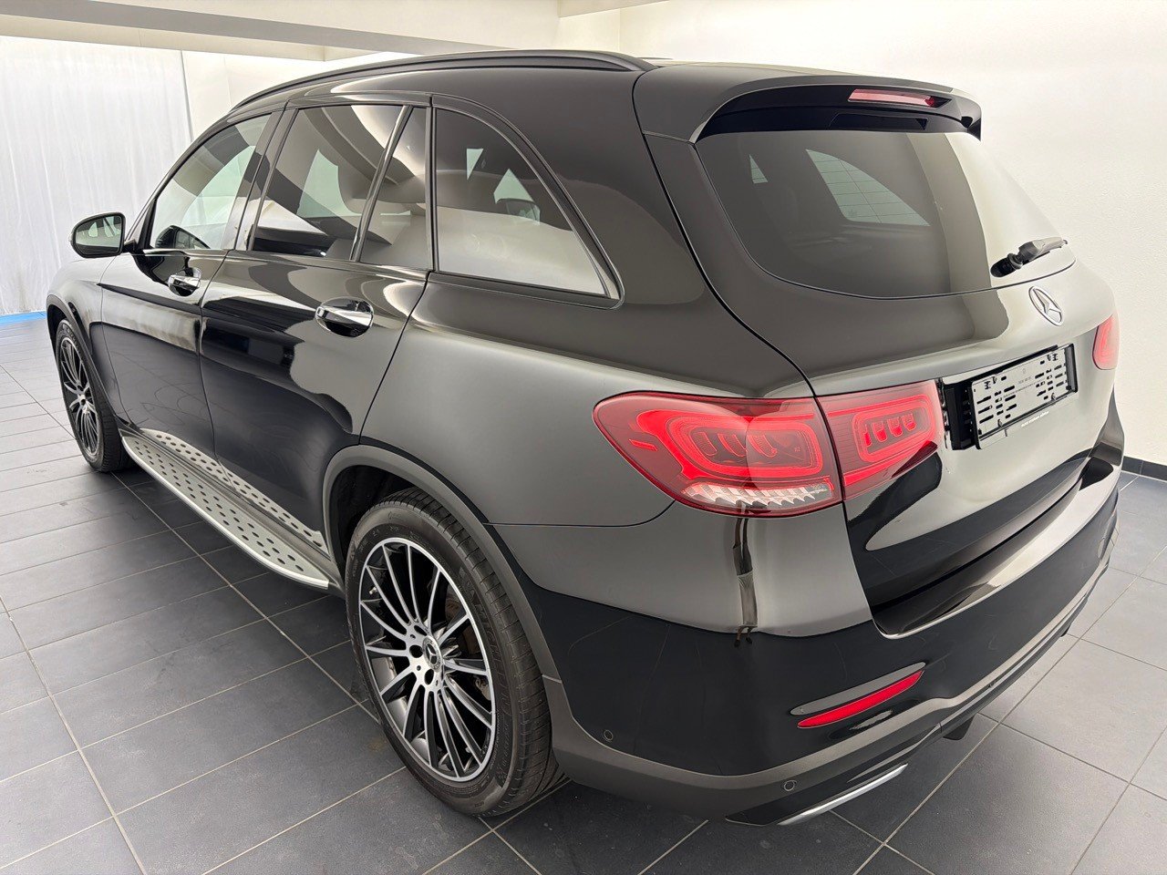 MERCEDES-BENZ GLC 220 d AMG Line 4Matic, Diesel, Second hand / Used, Automatic - 2