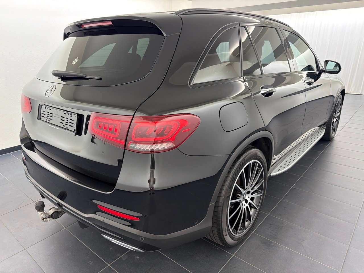 MERCEDES-BENZ GLC 220 d AMG Line 4Matic, Diesel, Second hand / Used, Automatic - 3
