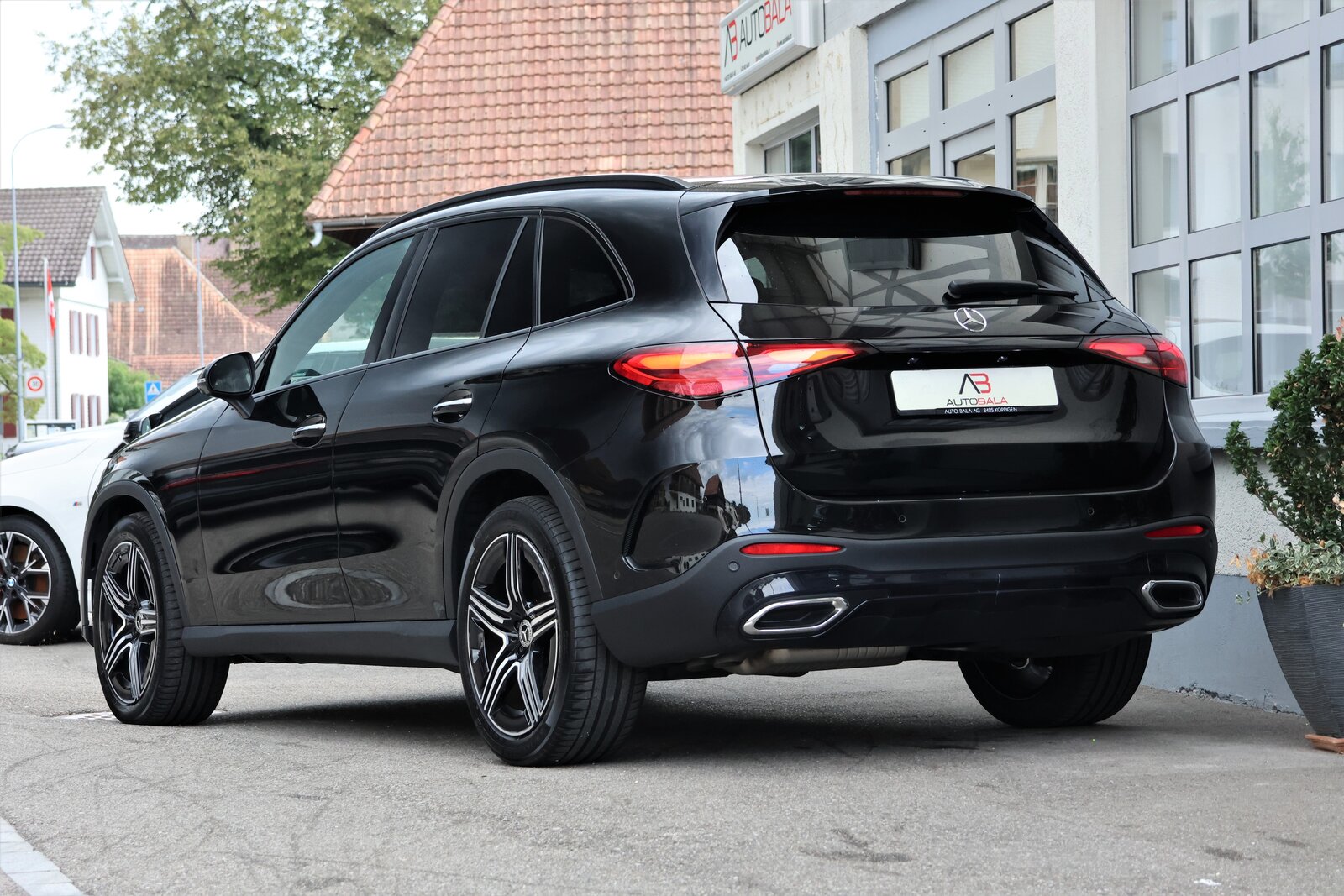 MERCEDES-BENZ GLC 220 d 4Matic 9G-Tronic AMG-Line, Mild-Hybrid Diesel/Electric, Second hand / Used, Automatic - 3