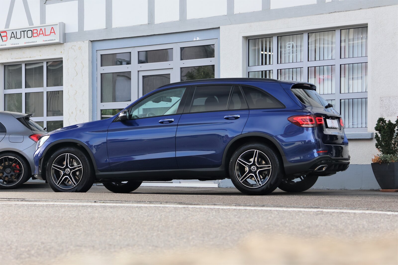 MERCEDES-BENZ GLC 220 d AMG Line 4Matic 9G-Tronic, Diesel, Occasion / Gebraucht, Automatik - 4