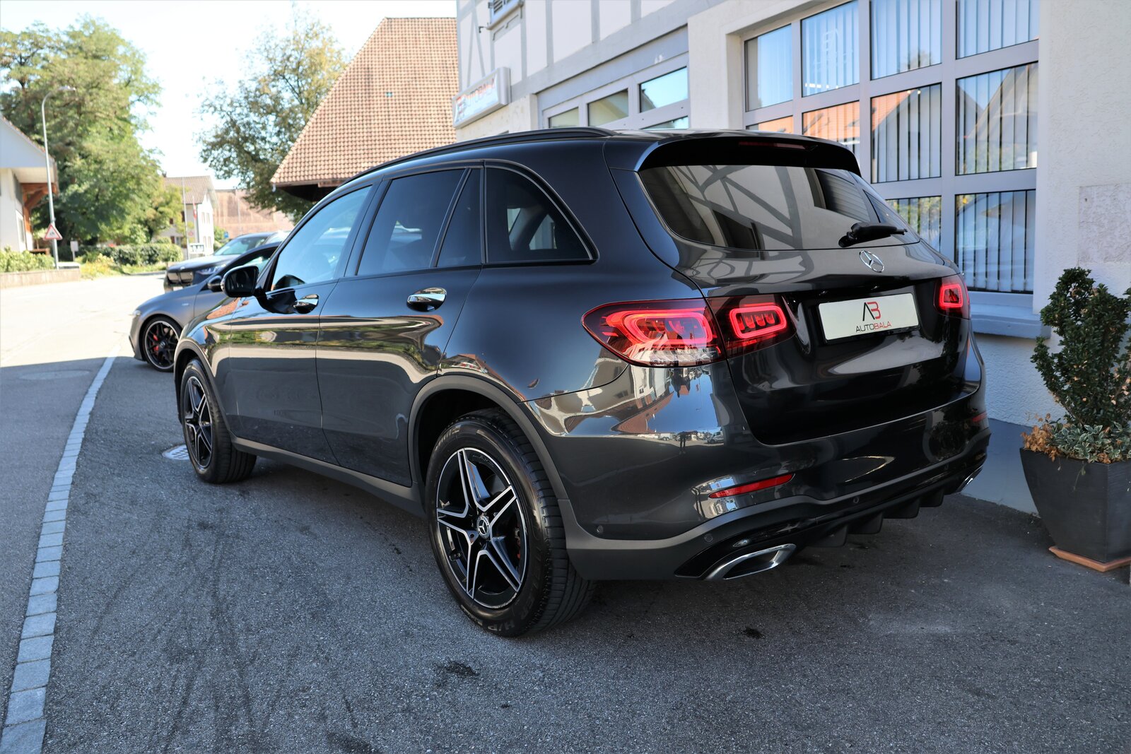 MERCEDES-BENZ GLC 220 d AMG Line 4Matic 9G-Tronic, Diesel, Occasion / Gebraucht, Automatik - 4