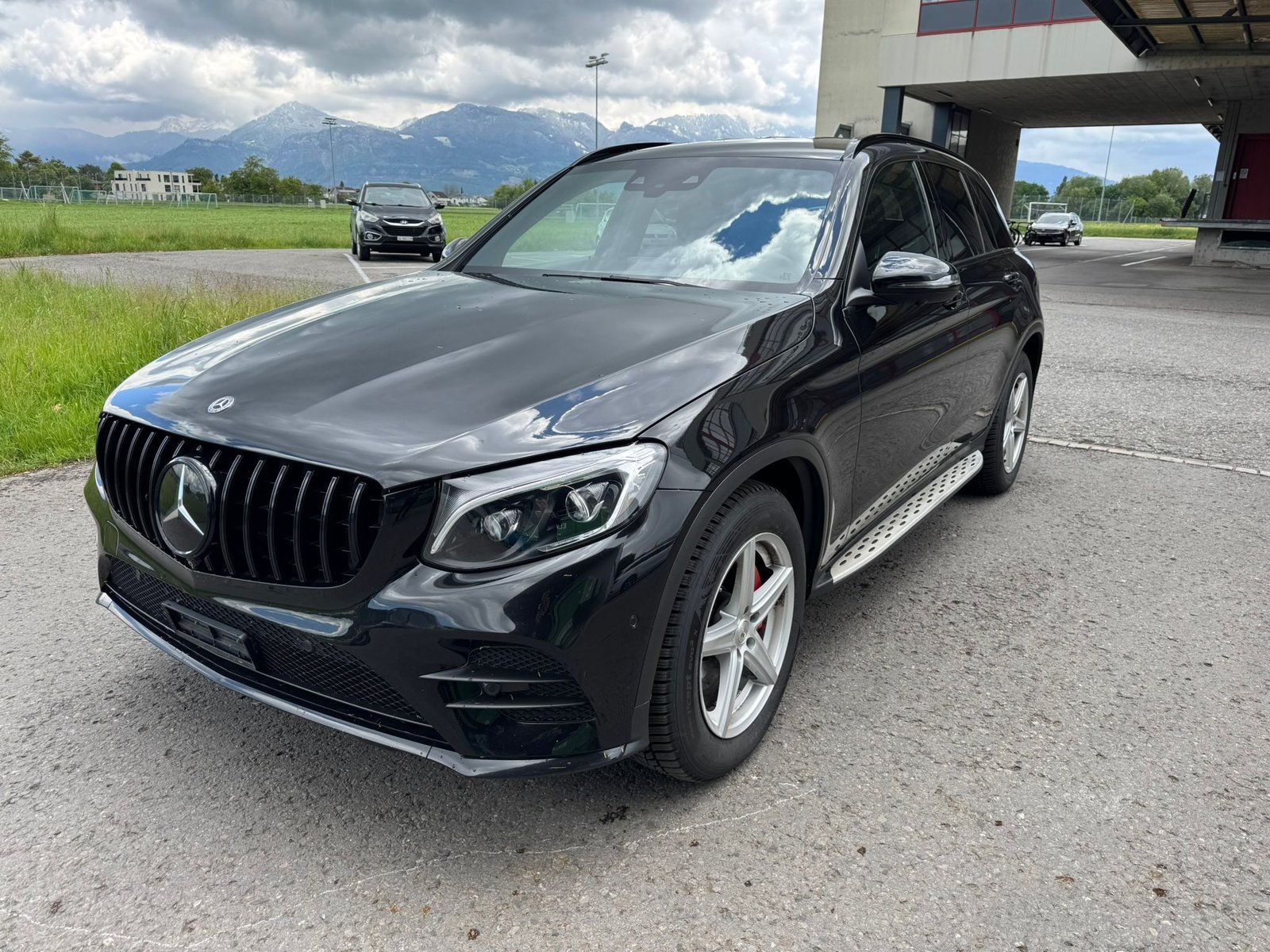 MERCEDES-BENZ GLC 250 AMG Line 4Matic 9G-Tronic