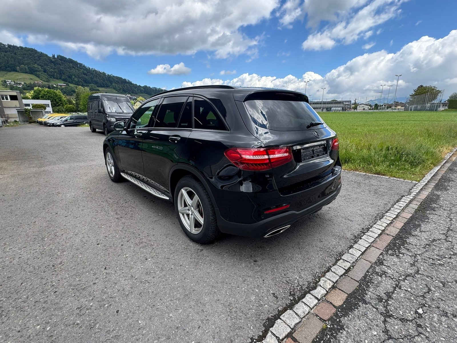 MERCEDES-BENZ GLC 250 AMG Line 4Matic 9G-Tronic, Essence, Occasion / Utilisé, Automatique - 3