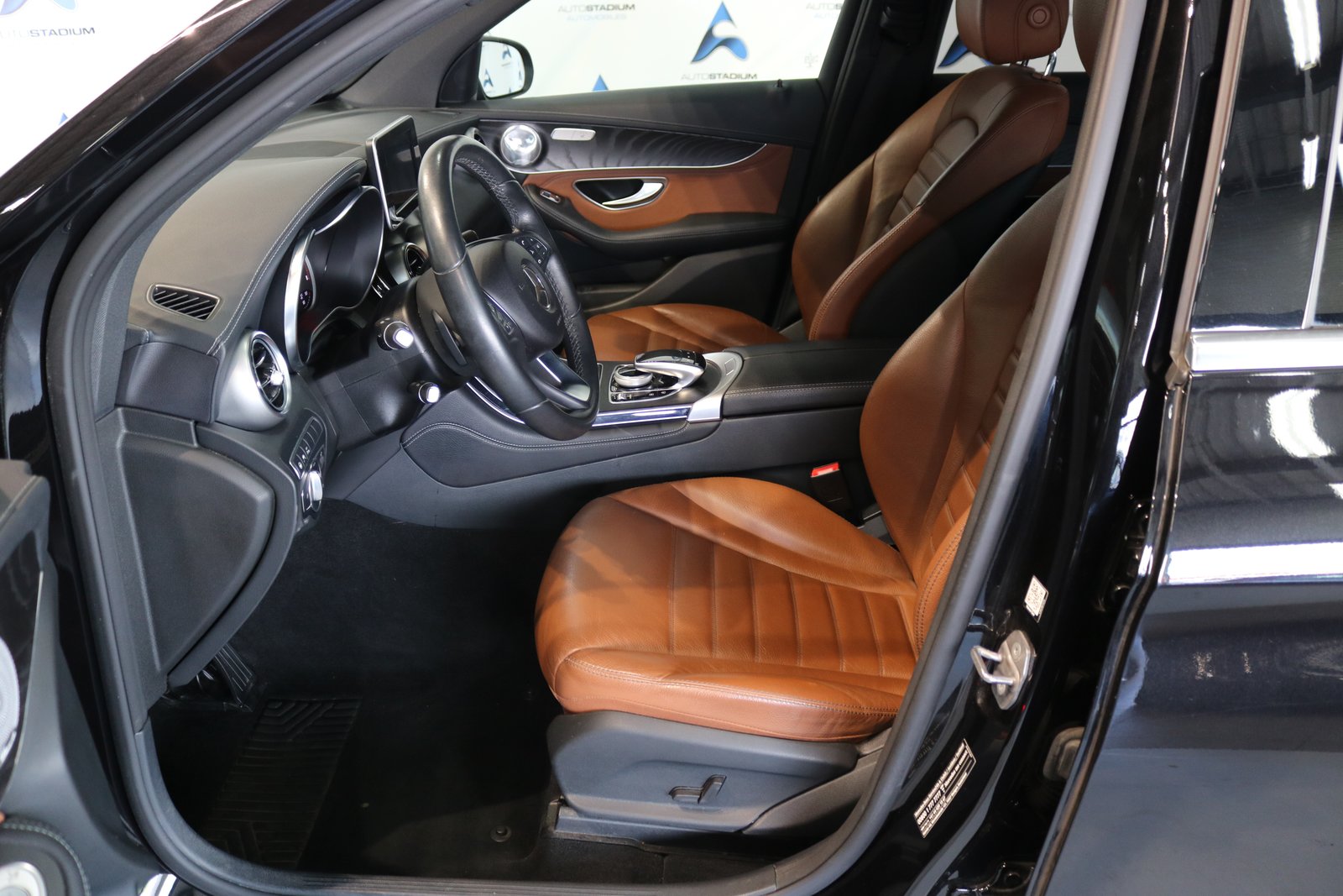 MERCEDES-BENZ GLC 250 4Matic 9G-Tronic, Petrol, Second hand / Used, Automatic - 4