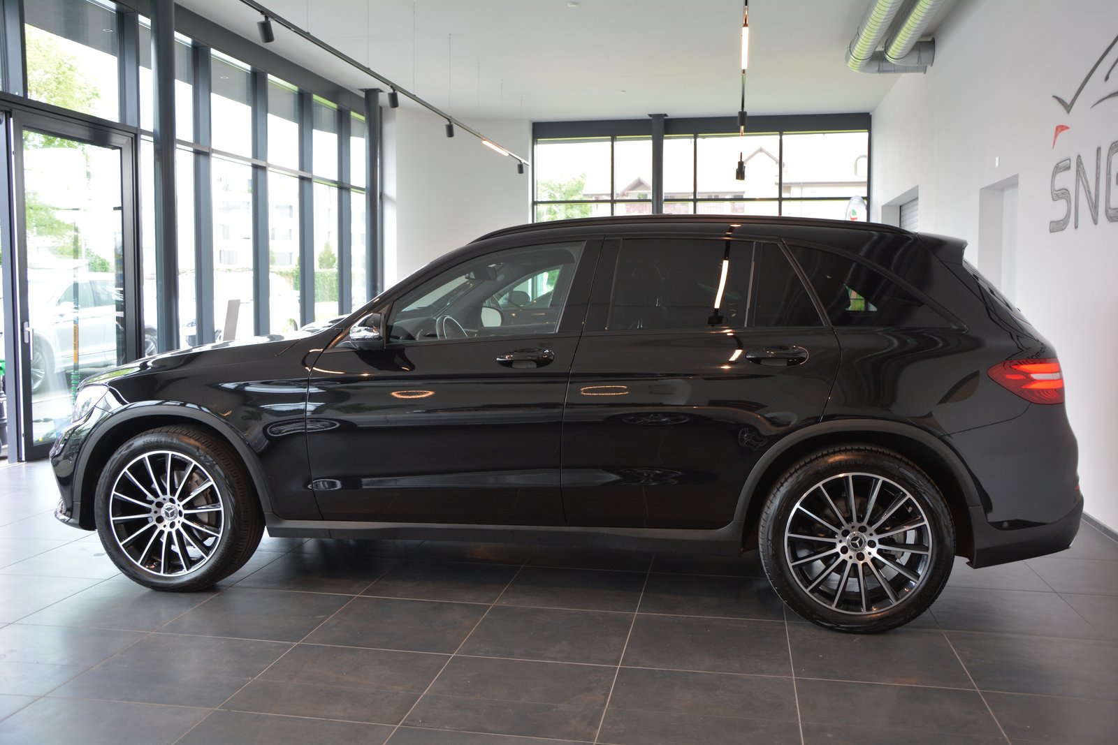 MERCEDES-BENZ GLC 250 d AMG Line 4Matic 9G-Tronic, Diesel, Second hand / Used, Automatic - 3