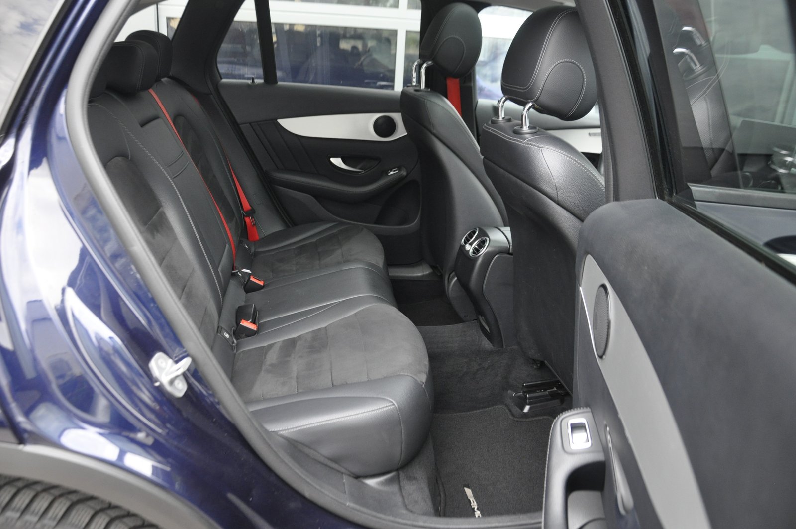 MERCEDES-BENZ GLC 250 Runout Edition 4Matic 9G-Tronic, Benzin, Occasion / Gebraucht, Automatik - 6