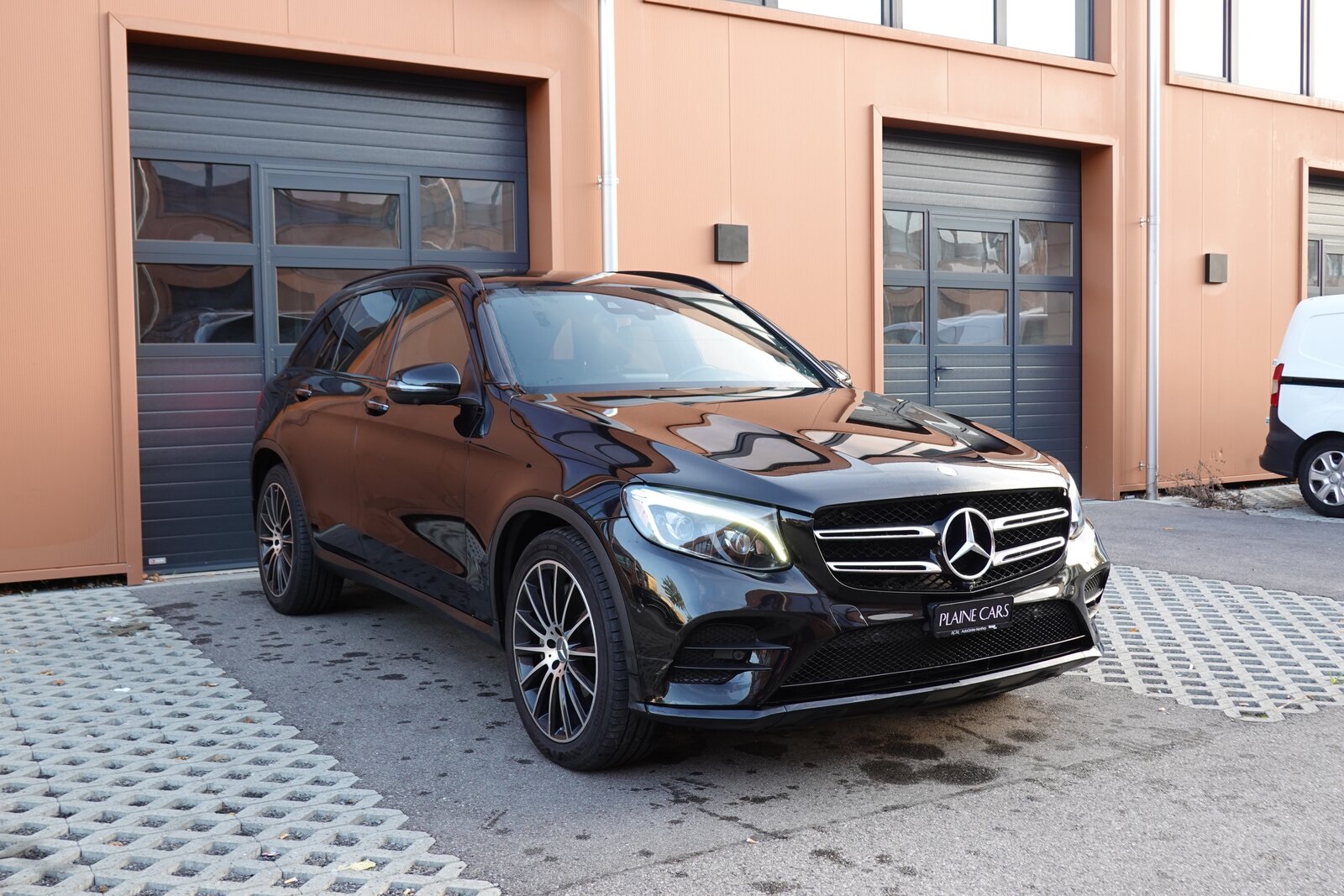 MERCEDES-BENZ GLC 250 AMG Line 4Matic * CH Auto * Toit Ouvrant * Sièges, Petrol, Second hand / Used, Automatic - 3