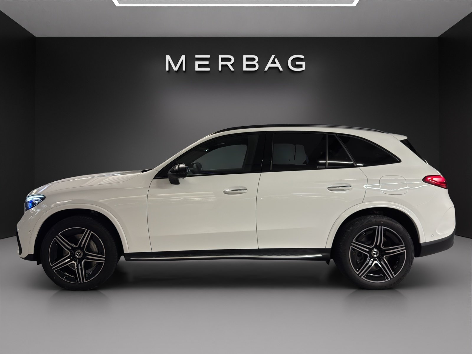 MERCEDES-BENZ GLC 300 e 4M EQ Star, Plug-in-Hybrid Benzina/Elettrica, Auto nuove, Automatico - 2